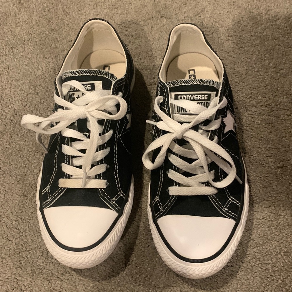 Converse tennis shoes